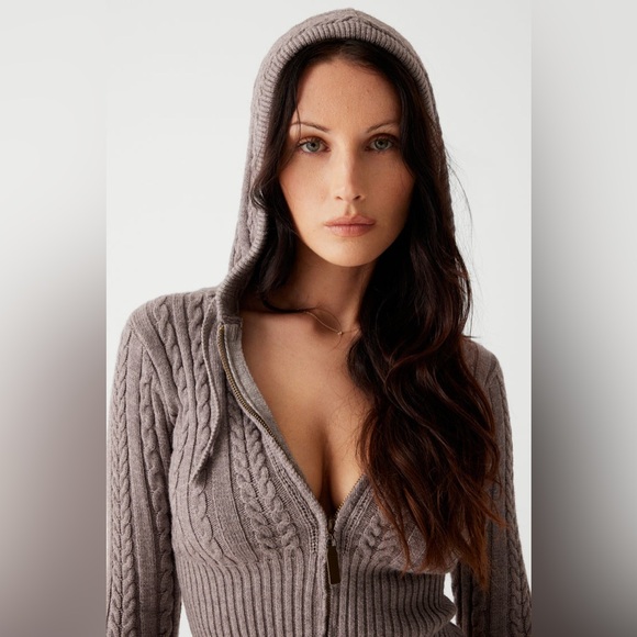 Frankie’s Bikinis Aimee Cable Cloud Knit Hoodie size S - Picture 3 of 10